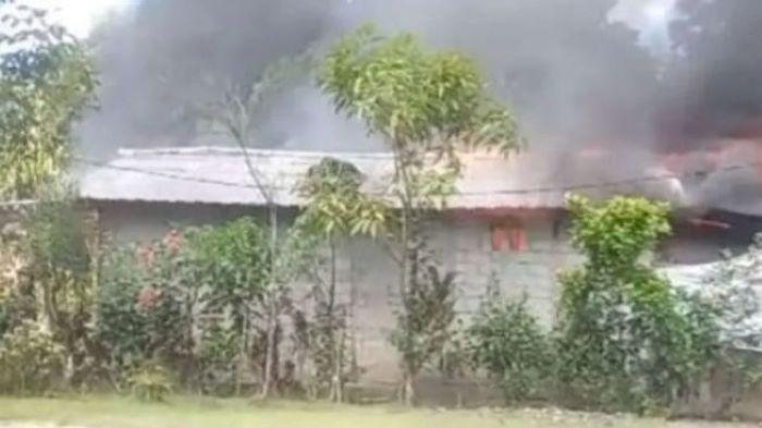 Rumah-terbakar-di-Talaud.jpg
