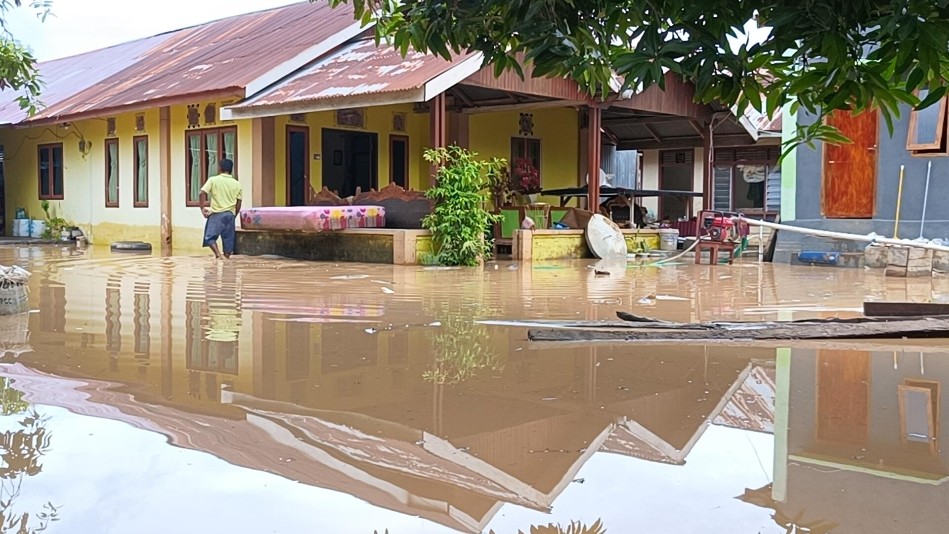 Ratusan Rumah di Belang Sulut Tergenang Banjir, Warga Ngaku Lelah Tunggu Perhatian Pemkab Mitra