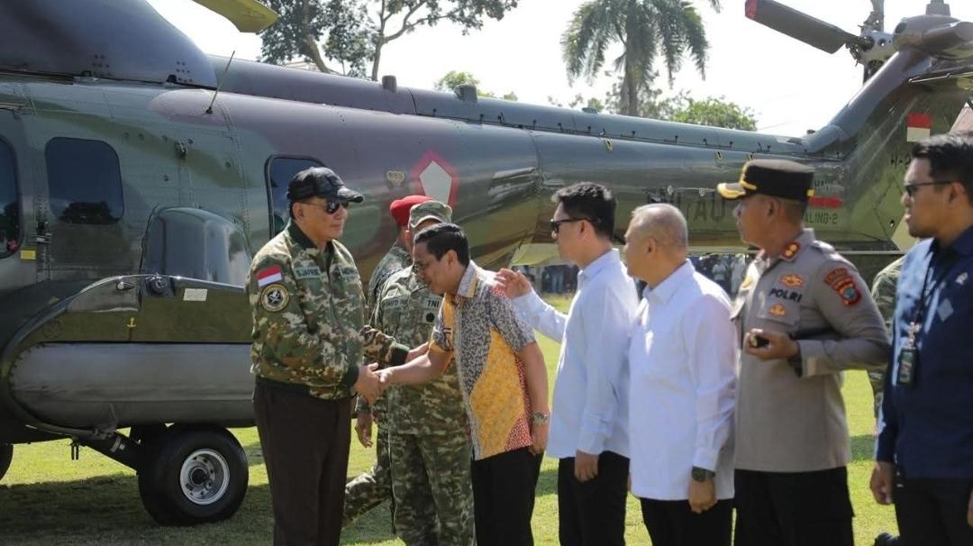 Sambut-kedatangan-Menteri-Pertahanan-Republik-Indonesia-Sjafrie-Sjamsoeddin.jpg