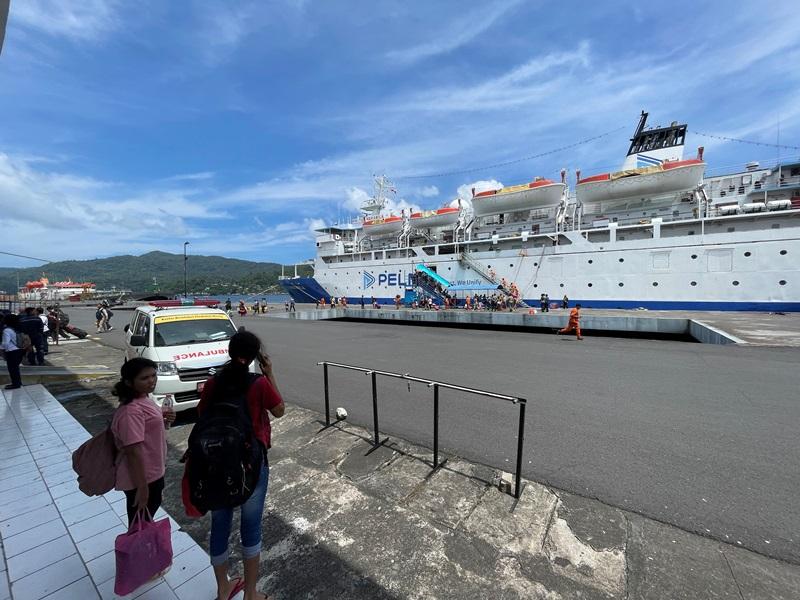 Satu-di-antara-Kapal-Pelni-yang-akan-melayani-penumpang-di-Pelabuhan-Samudera-Bitung-Sulut.jpg