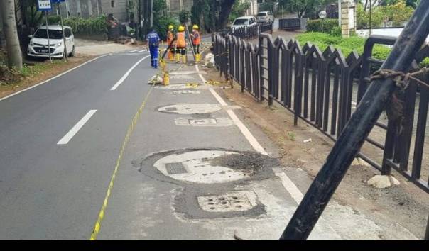 Program Anies soal Sumur Resapan Dianggap Bikin Resah Warga karena Prosesnya Justru Merusak Jalan