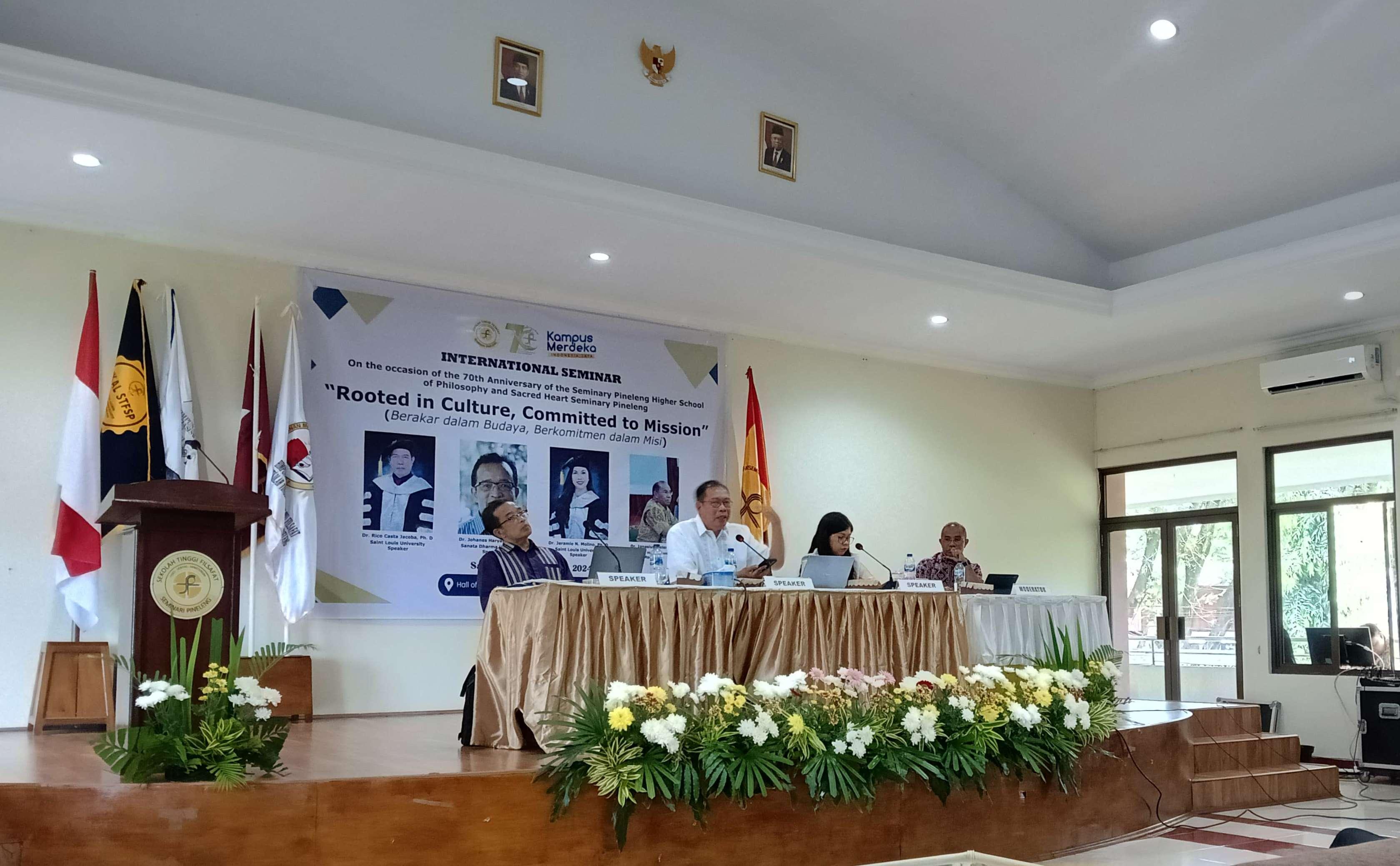 Seminar-Internasional-Dies-Natalis-STFSP.jpg