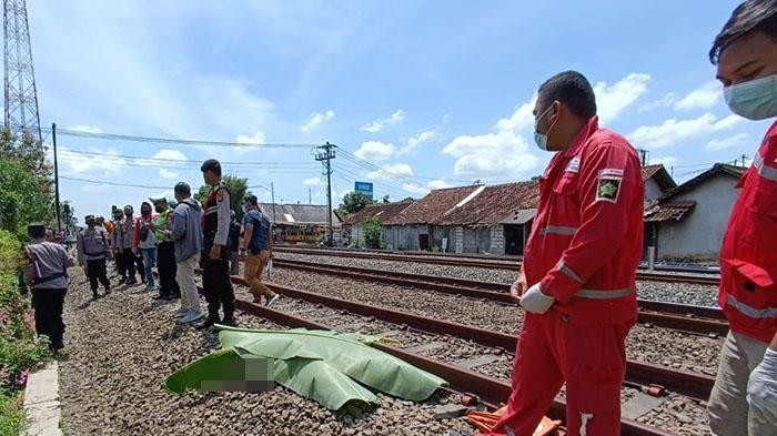 Seorang-nenek-di-Kabupaten-Kulon-Progo-tewas-tertabrak-kereta-api.jpg