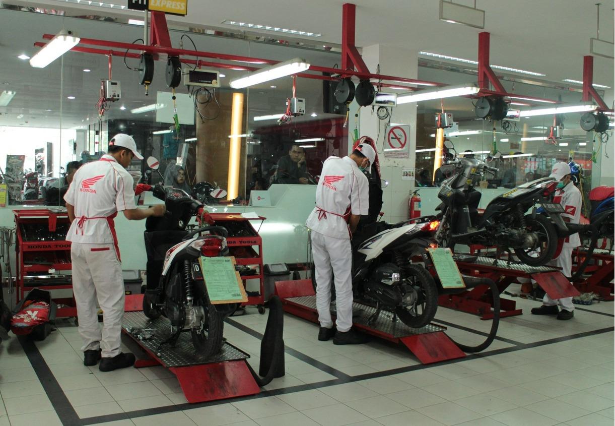 Servis-berkala-di-Bengkel-AHASS-menjamin-sepeda-motor-Honda-tetap-prima-fhfghfgt6776ghjkgh.jpg
