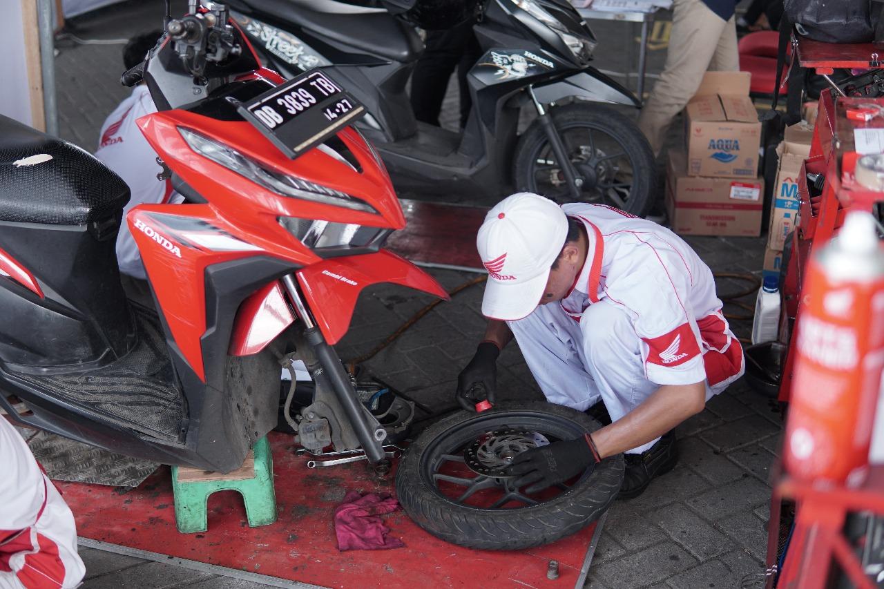Servis-rutin-sepeda-motor-Honda-di-AHASS-memberi-hgjghjyi8797899k987.jpg
