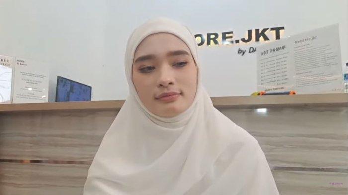 Inara Rusli Jawab Menohok Komentar Netizen yang Menudingnya Kenakan Busana Transparan