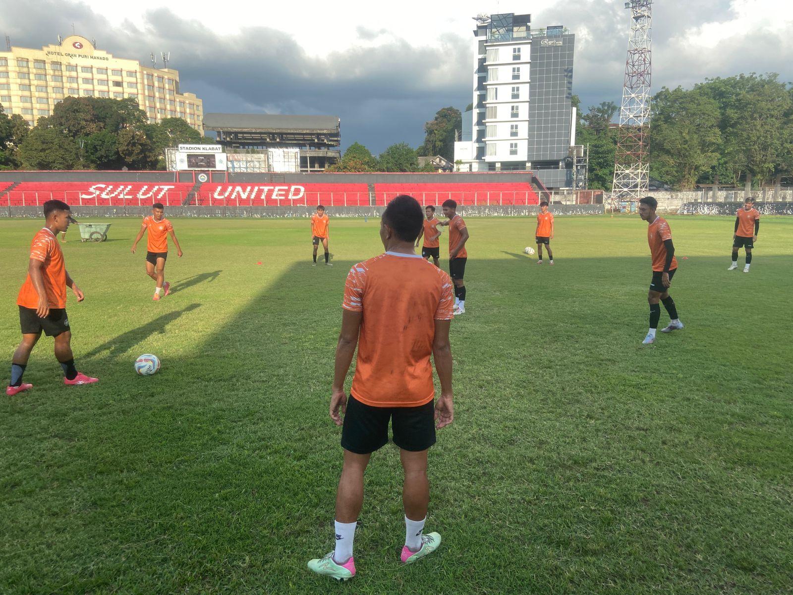 Skuad-Sulut-United-menjalani-latihan-di-Stadion-Klabat-Manado-Selasa-1992023.jpg
