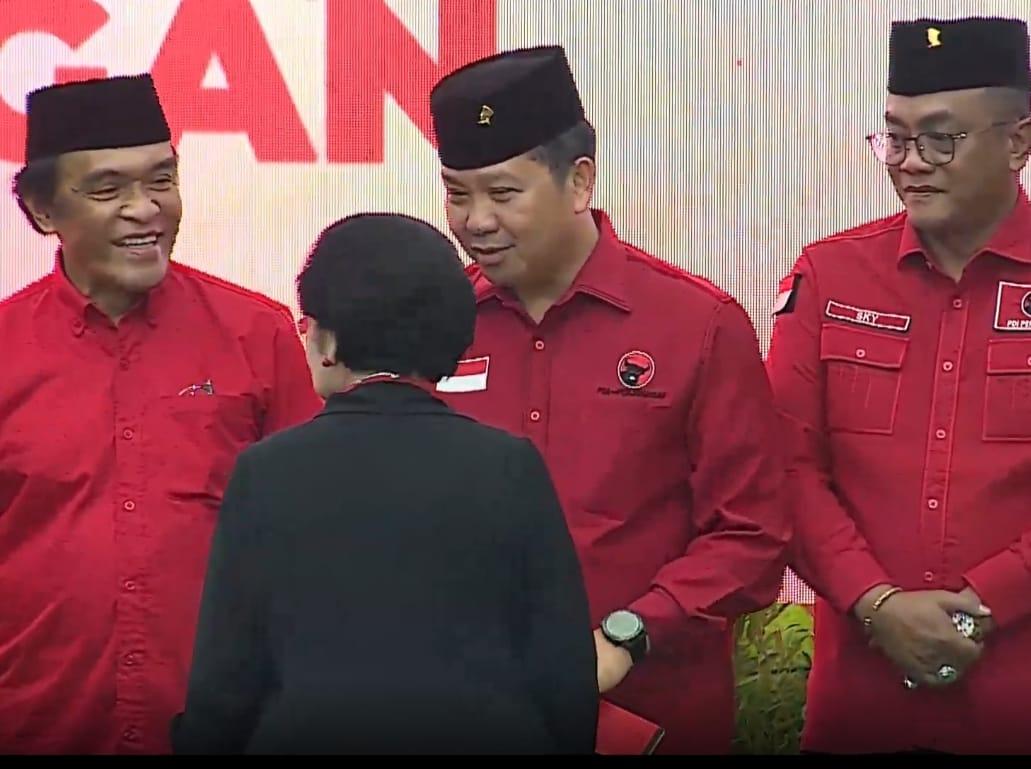 Resmi Bakal Cagub Sulawesi Utara dari PDIP, Steven Kandouw Terima SK dari Megawati di Jakarta
