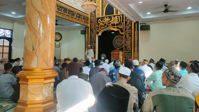 Suasana-Salat-Idul-Fitri-di-Masjid-Al-Jihad-Ulu-Siau-Sitaro-Sulawesi-Utara.jpg