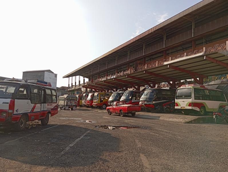 Suasana-Terminal-Karombasan-Manado-Sulawesi-Utarahffghfghfgh.jpg