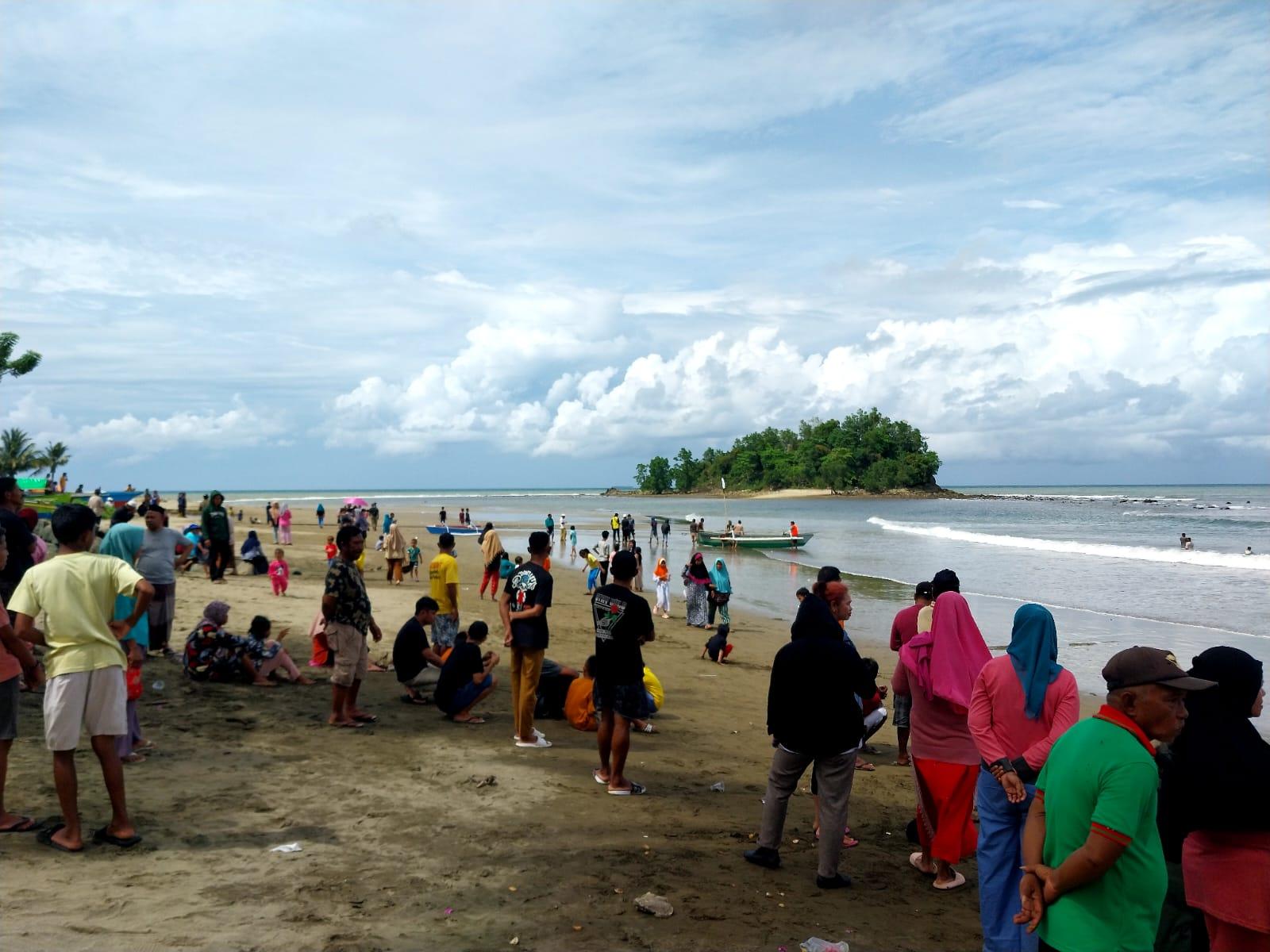 Suasana-di-Lokasi-Kejadian-Pantai-Desa-Buko-Bolmut-Sulawesi-Utara.jpg