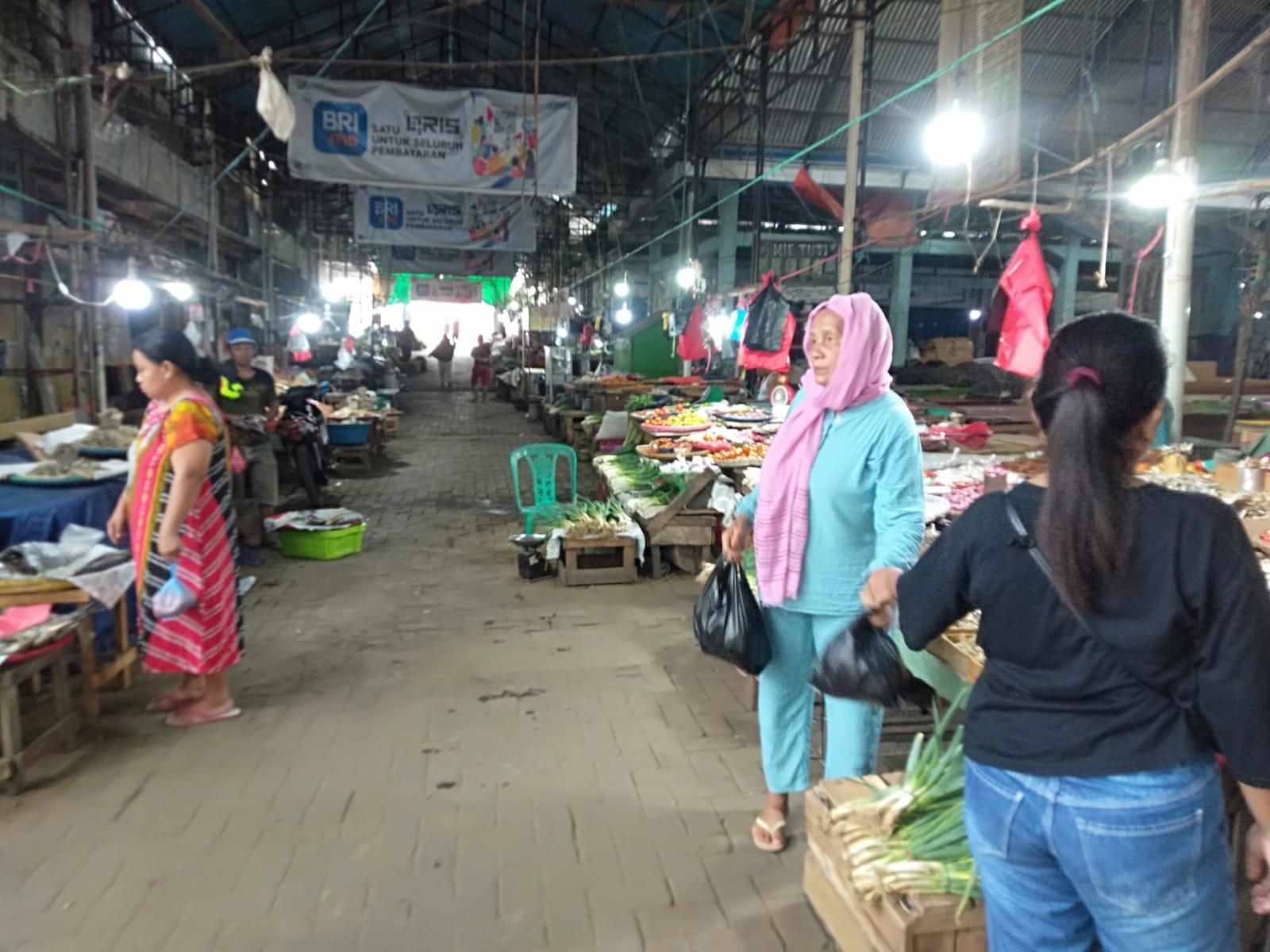 Suasana-di-Pasar-23-Maret-Kotamobagu-Sulut-yang-sepi-dari-pengunjung22.jpg