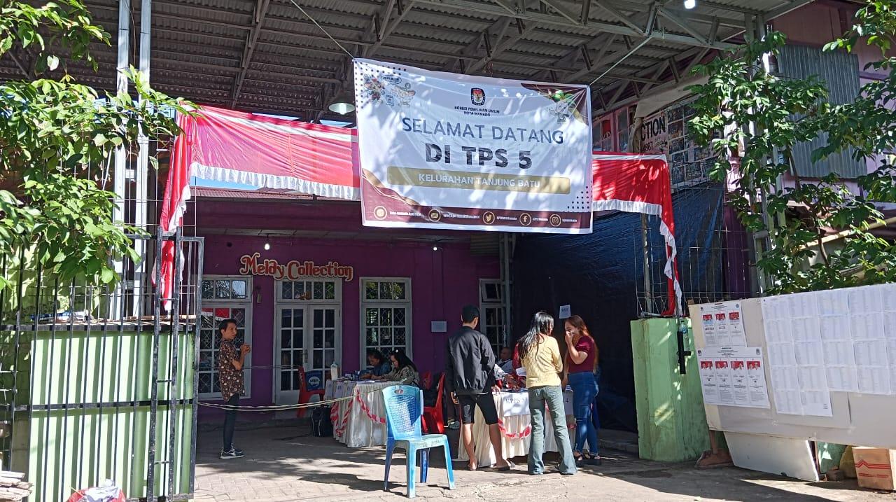Suasana-di-TPS-5-Kelurahan-Tanjung-Batu-Kota-Manado-Foto.jpg