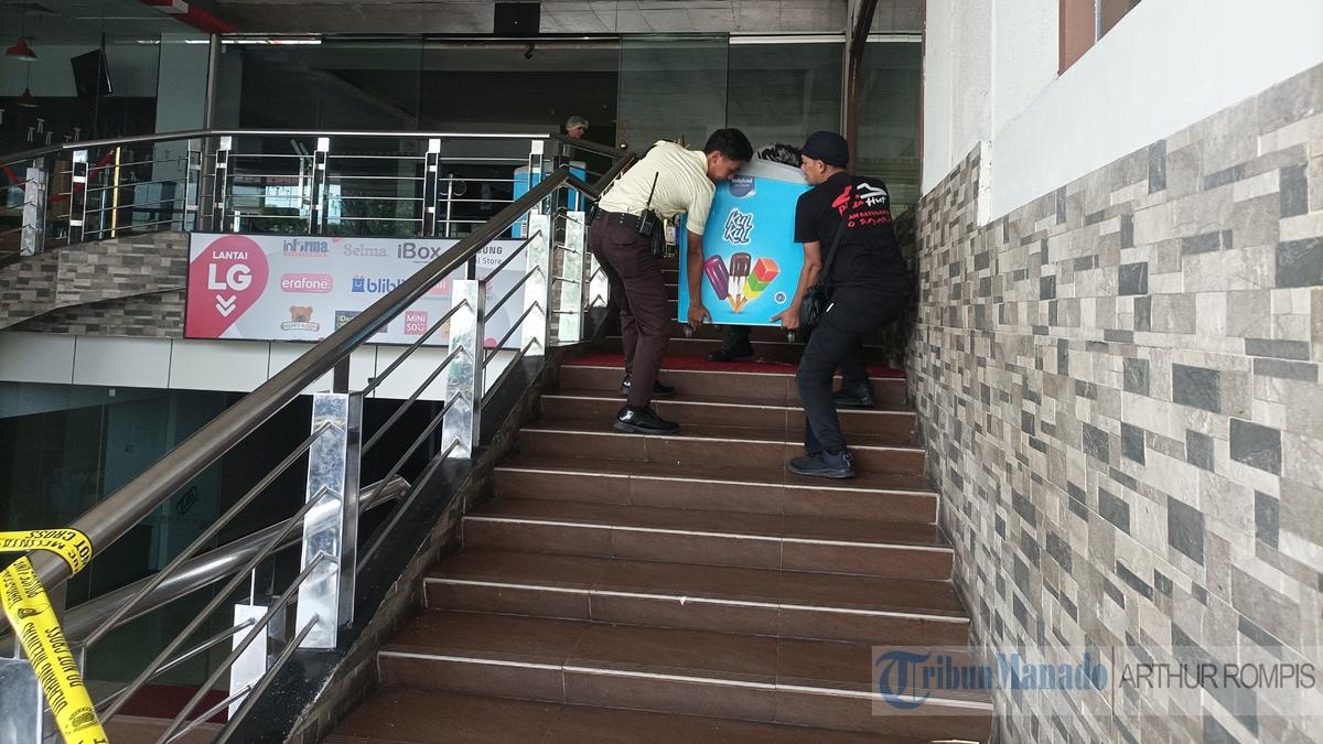 Suasana-pusat-perbelanjaan-Megamall-Manado-Sulawesi-Utara-Pascakebakaran.jpg