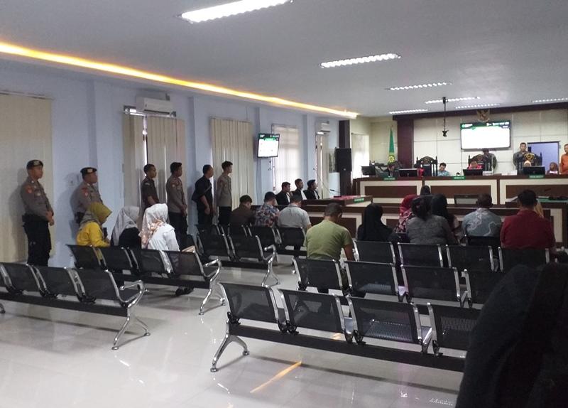 Suasana-sidang-putusan-Aning-pelaku-pembunuhan-bocah-Boltim-di-PN-Kotamobagu-Sulawesi-Utara.jpg