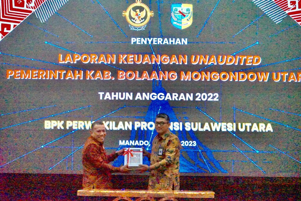 Depri Pontoh Serahkan LKPD Unaudited Bolmut 2022 Ke BPK RI Perwakilan Sulawesi Utara