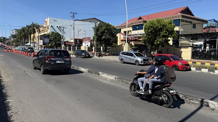 Ratusan Pemotor Tanpa Helm Melintas di Depan Polresta Manado, Kasat Lantas: Penindakan Lewat ETLE