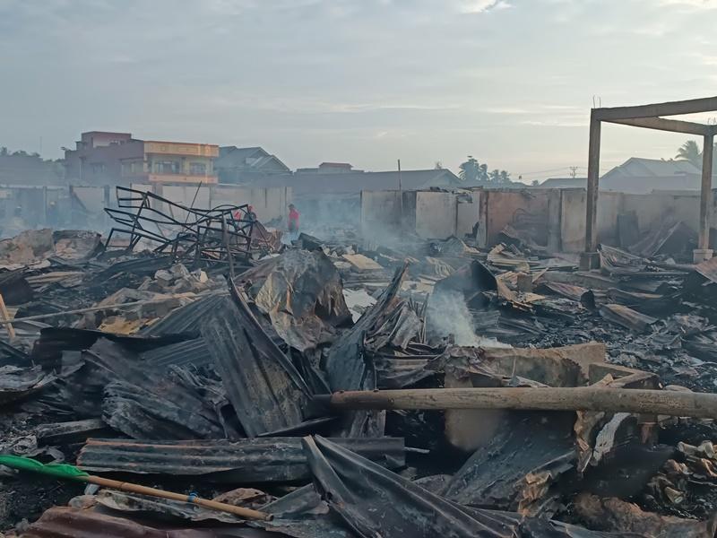TERBAKAR-Kondisi-Pasar-Lolak-Bolmong-Sulawesi-Utara-pasca-kebakaran7348.jpg