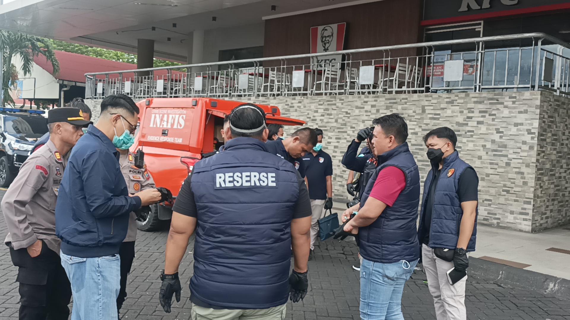 TIM-INAFIS-Tim-Inafis-dan-Labfor-Polda-Sulut-serta-Polresta-Manado-melakukan-olah-TKP-0.jpg