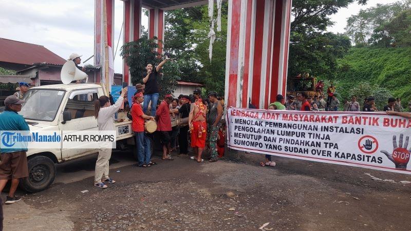Breaking News: Warga Demo Tolak Pembangunan IPLT di TPA Sumompo Manado