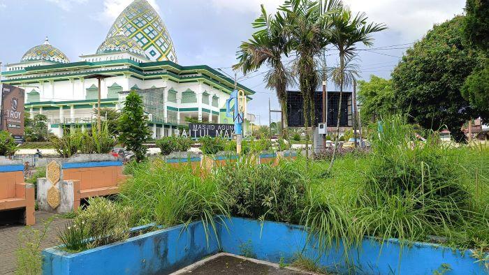 Kondisi Taman Kota di Kotamobagu Sulut tak Terawat, Bau Pesing hingga Penuh Sampah, Lihat Fotonya