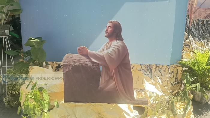 Taman-Paskah-di-Sindulang-Tuminting-Kota-Manado-Sulut-Replika-Yesus-berdoa.jpg