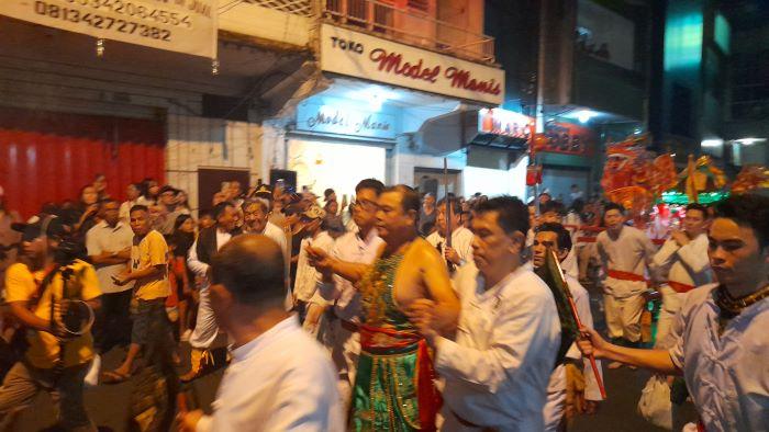 Tangsin-beraksi-dalam-Cap-Go-Meh-kota-Manado-sdgser.jpg