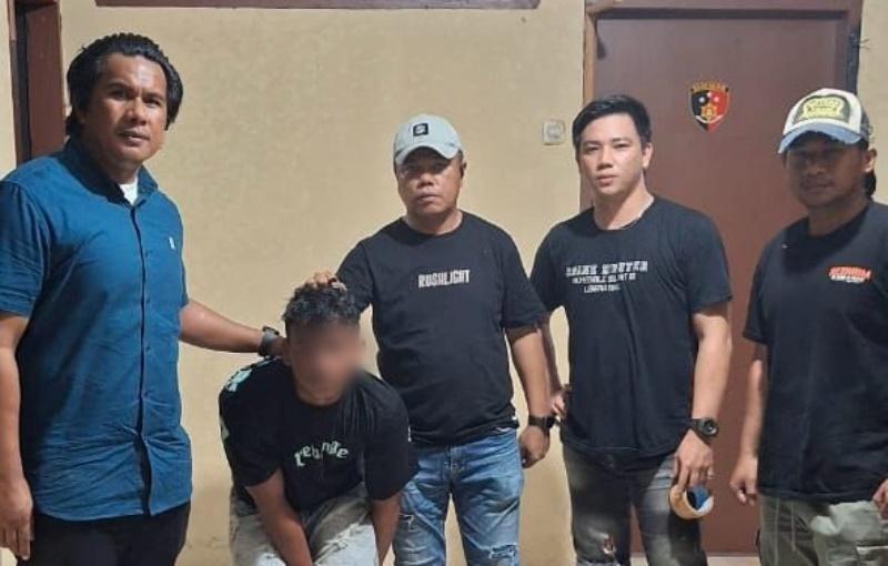 Terduga-Pelaku-Penikaman-dengan-Gunting-di-Kabupaten-Bolsel-545466.jpg