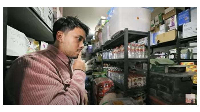 Thariq-Halilintar-saat-berada-di-supermarket-pribadi-milik-Ruben-Onsu.jpg