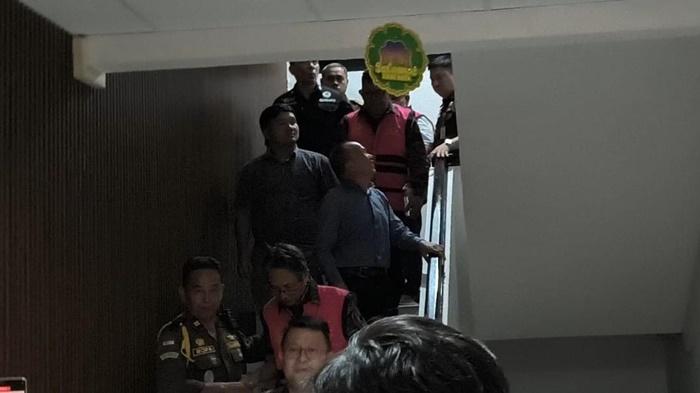 Tiga-tersangka-kasus-dugaan-korupsi-dana-stimulan-bagi-korban-bencana-alam-gunung-Ruang-Sitaro-asg.jpg