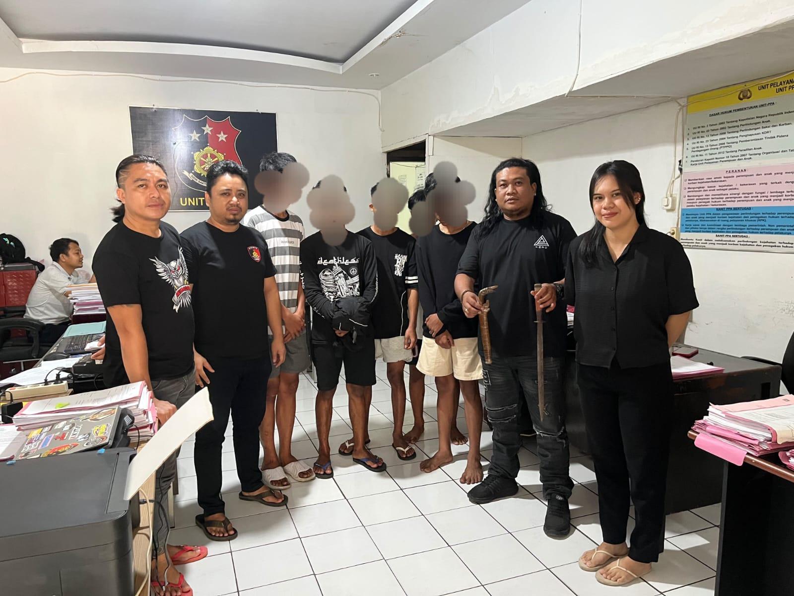 Tim-URC-Resmob-Polres-Bitung-menangkap-pada-pelaku-penganiayaan-pakai-2-sajam.jpg