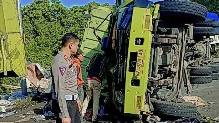 Truk-yang-mengalami-laka-di-Panorama-2-Sitinjau-Lauik.jpg