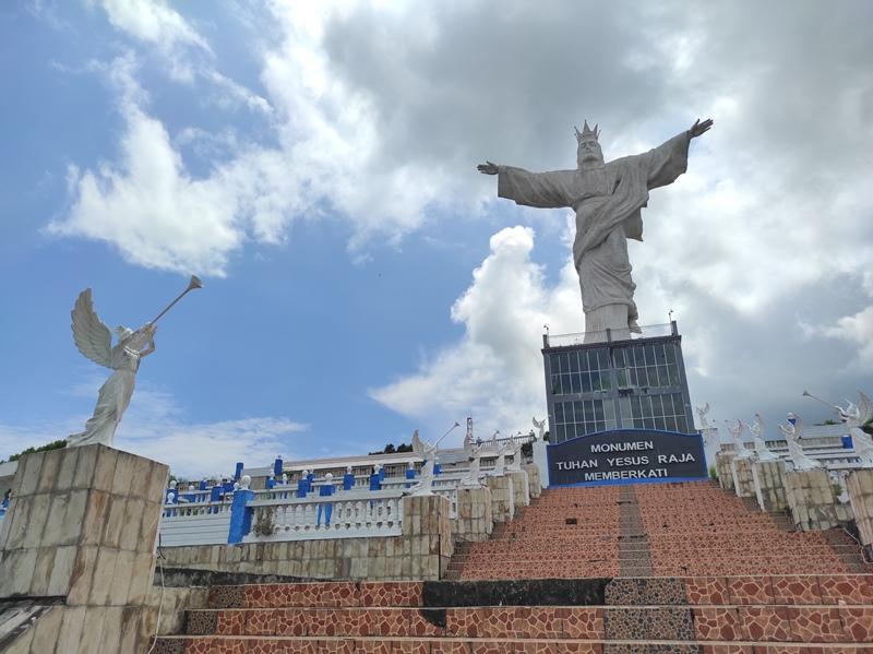 Tuhan-Yesus-Memberkati-menjadi-ikon-Melonguane-Kepulauan-Talaud123.jpg