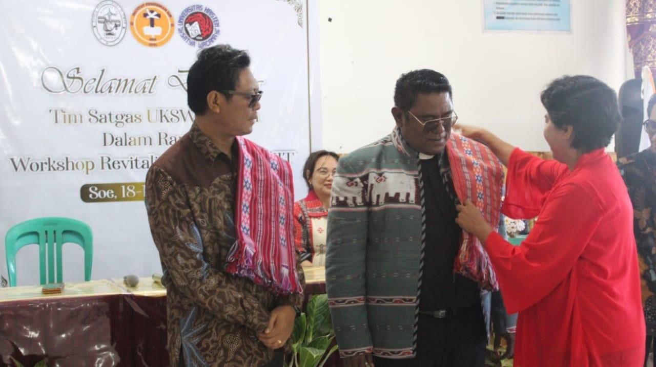 150 Guru dari 20 Sekolah Ikut Workshop Revitalisasi Sekolah GMIT, Kerjasama Dengan UKSW