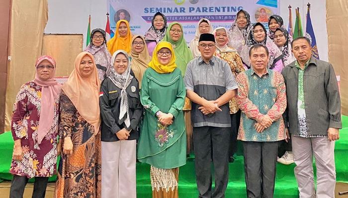 Universitas-Muhammadiyah-Manado-Gelar-Seminar-Parentingjgjgj.jpg