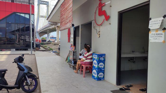 WC-Umum-di-Pasar-Bersehati-Manado-sdvasdva.jpg