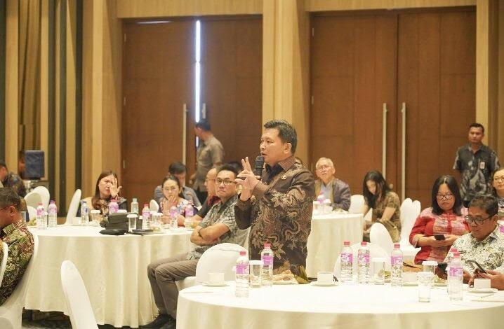 Wakil-Bupati-Bolmong-Dony-Lumenta-dalam-forum-POJK.jpg