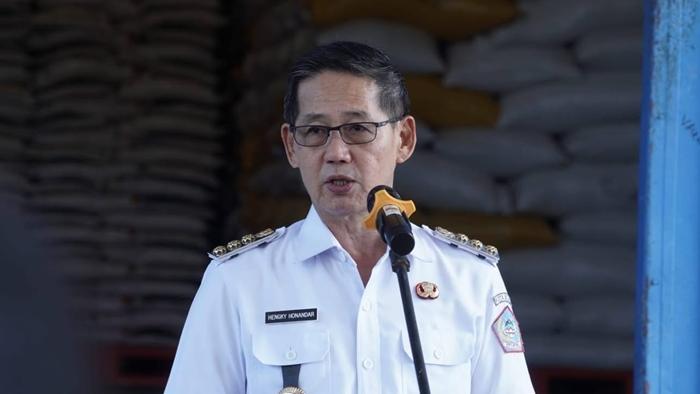 Wali-Kota-Bitung-Hengky-Honandar-Dikabarkan-gaji-dan-TPP-13-ASN-Pemkot-Bitung.jpg
