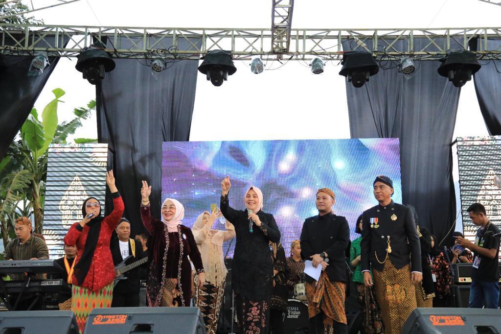 Wali Kota Kotamobagu Tatong Bara Hadiri Java Culture Festival di Modayag Boltim