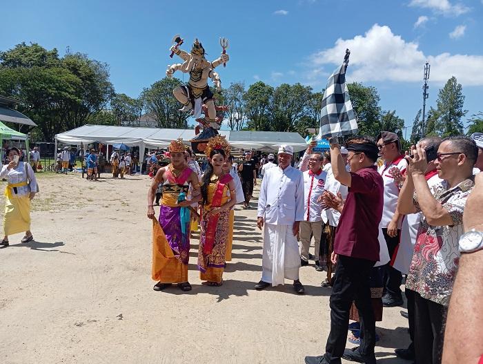 Wali-Kota-Manado-Andrei-Angouw-resmi-membuka-kegiatan-pawai-ogoh-ogoh.jpg