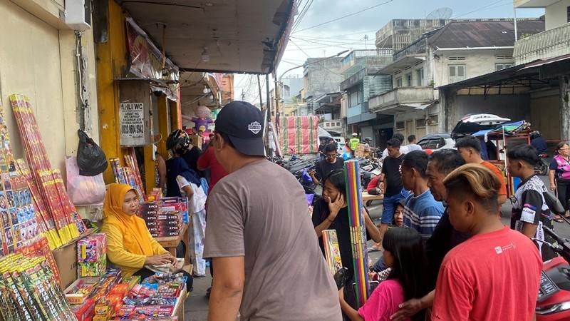 Warga Manado Diperkirakan Bakar Uang Miliaran Rupiah Malam ini, Punya Biaya Khusus Beli Kembang Api