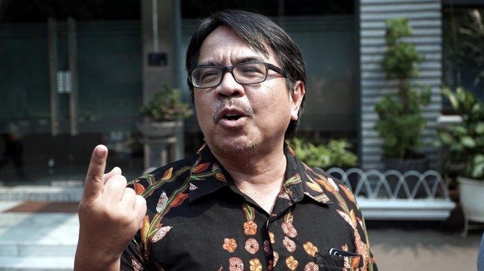 Ade Armando Sempat Bikin Gaduh Sebut 'Azan Tidak Suci, Biasa Saja', Kini Jadi Korban Demo 11 April