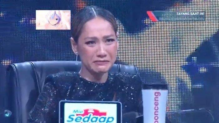 air-mata-bunga-citra-lestari-bcl-saat-mendengar-judika-bernanyi-di-acara-indonesian-idol.jpg