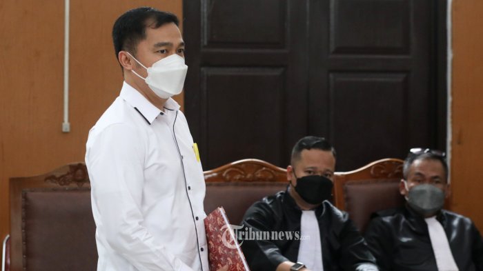 AKBP Arif Rachman Akui buat Folder Pelecehan Seksual Putri Candrawathi Atas Perintah Terdakwa Hendra