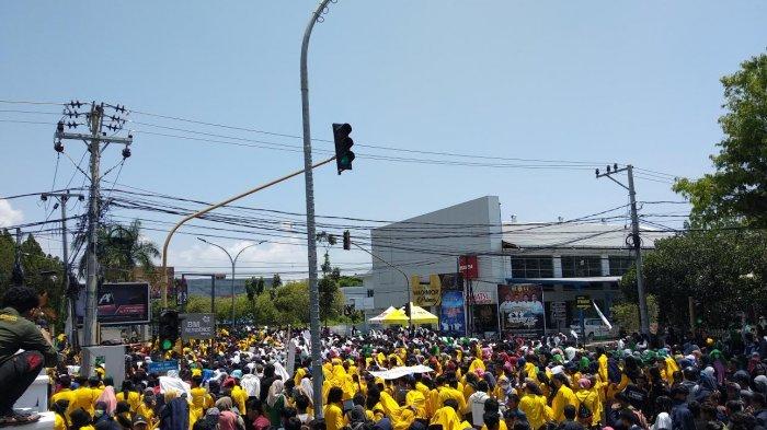 Demo Ribuan Mahasiswa Tolak Revisi UU KPK Berujung Ricuh di Palopo