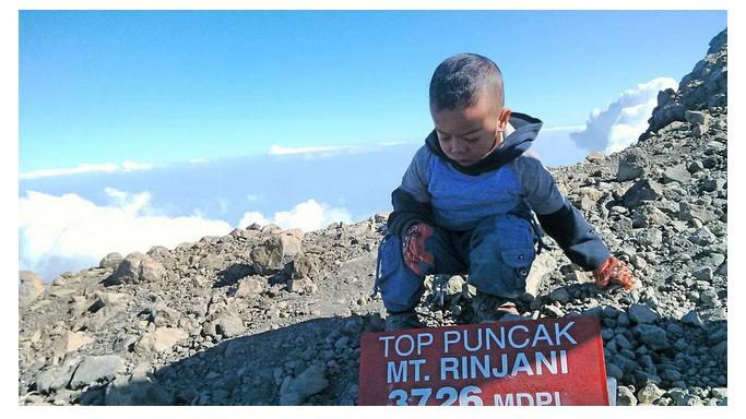 anak-di-puncak-gunung234_20170329_091901.jpg