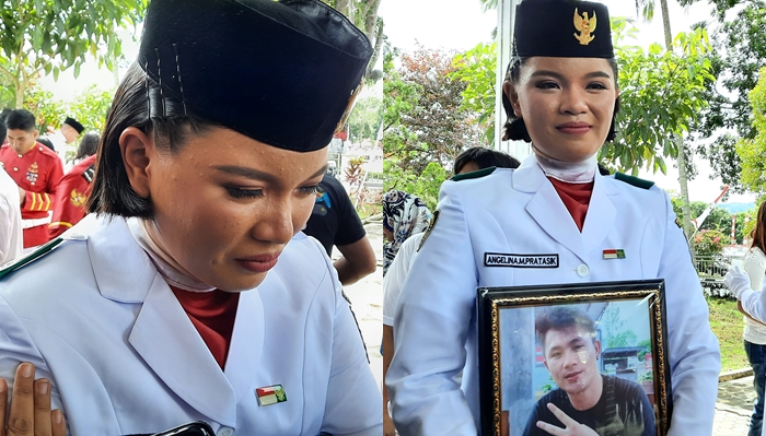 angelina-pratasik-paskibraka-pembawa-baki-asal-kabupaten-minahasafghfu878.jpg