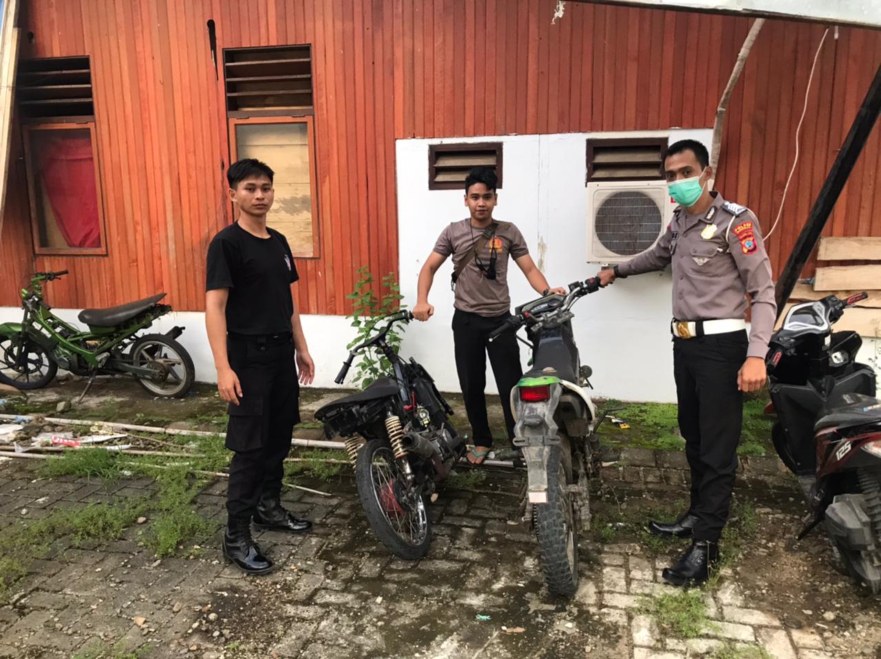 BREAKING NEWS - Polres Bolsel Amankan Dua Kendaraan yang Terlibat Balap Liar di Kantor Panango