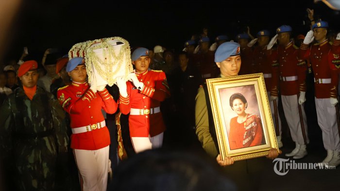 Jokowi Akan Jadi Inspektur Upacara Pemakaman Ani Yudhoyono di TMP Kalibata