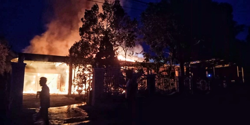 Api Lahap Rumah di Desa Pontodon Timur hingga Tersisa Puing